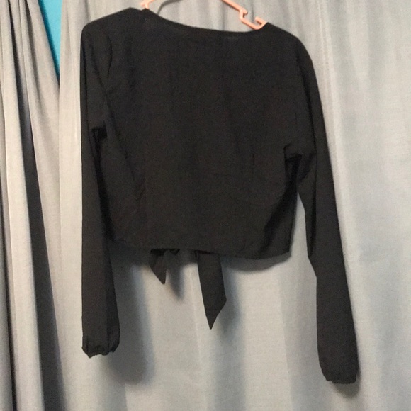 Cropped tie front top! - Picture 3 of 3